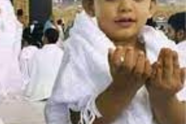 ইবাদতের মাধ্যমে আল্লাহর নৈকট্য লাভ
